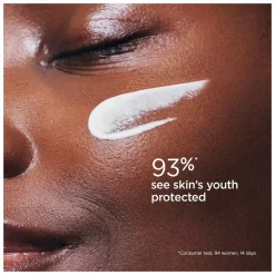 Clarins Youth-protecting Sunscreen Very High Protection SPF50+