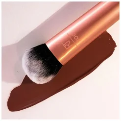 Real Techniques Expert Face Brush
