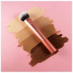 Real Techniques Expert Face Brush