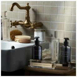 Serge Lutens Dans Le Bleu Qui Petille Hand and Body Cleansing Gel